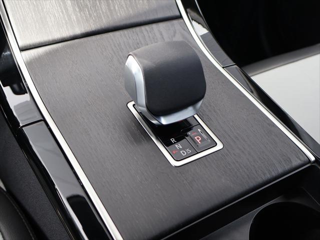 2026 Land Rover Range Rover Velar P250 Dynamic SE