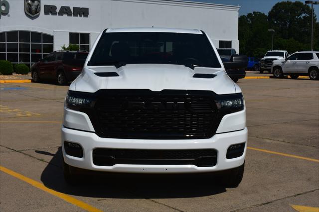 2026 RAM Ram 1500 RAM 1500 EXPRESS CREW CAB 4X4 57 BOX