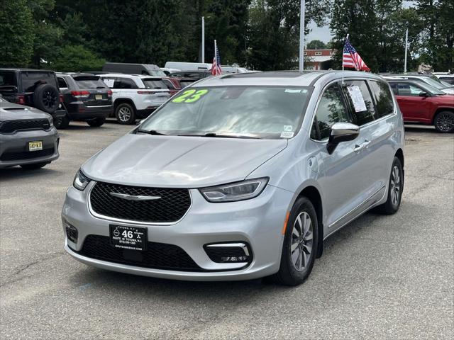 2023 Chrysler Pacifica Hybrid Limited