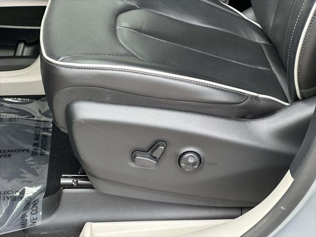 2023 Chrysler Pacifica Hybrid Limited