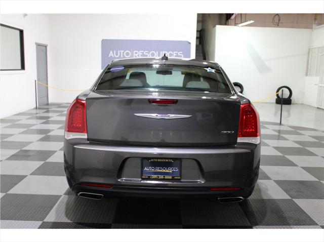 2019 Chrysler 300 Touring