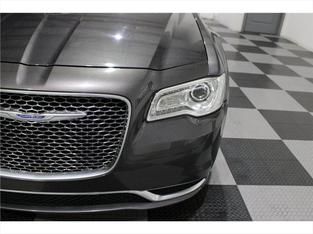 2019 Chrysler 300 Touring