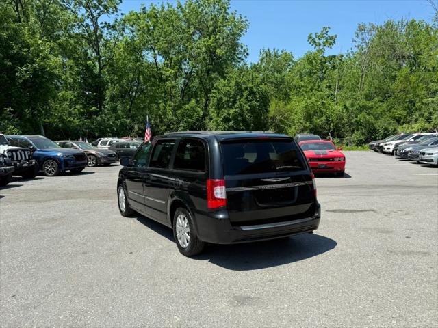 2015 Chrysler Town & Country Touring