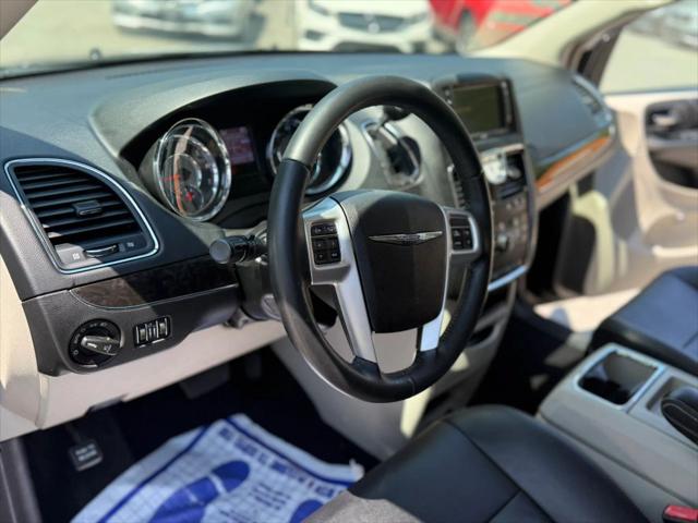 2015 Chrysler Town & Country Touring