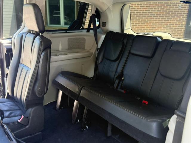 2015 Chrysler Town & Country Touring