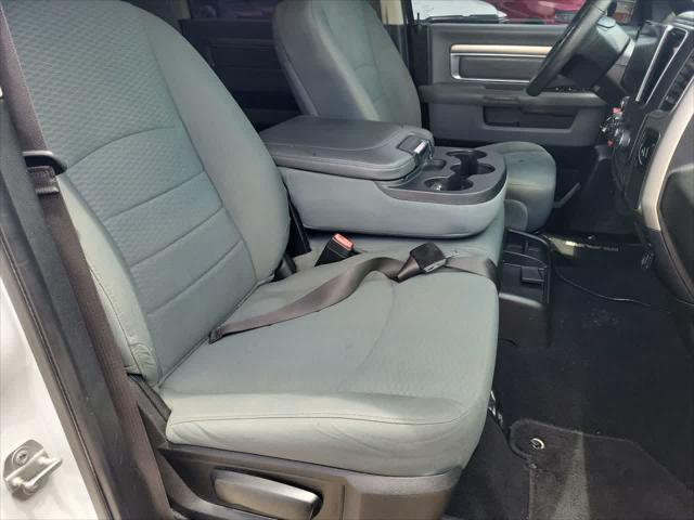 2019 Ram 1500 Classic SLT Crew Cab 4x2 6'4" Box