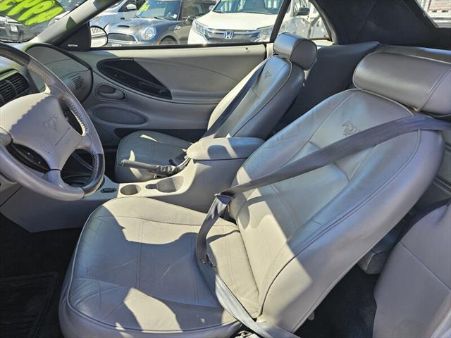 2003 Ford Mustang Deluxe