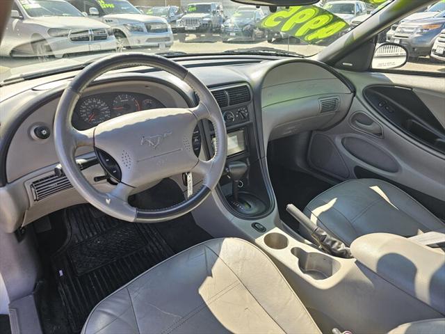 2003 Ford Mustang Deluxe