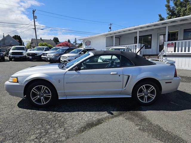 2003 Ford Mustang Deluxe