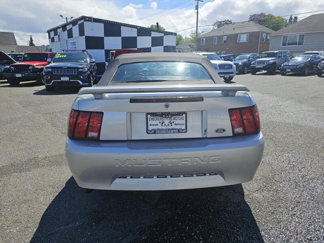 2003 Ford Mustang Deluxe
