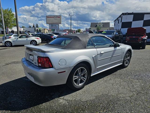 2003 Ford Mustang Deluxe