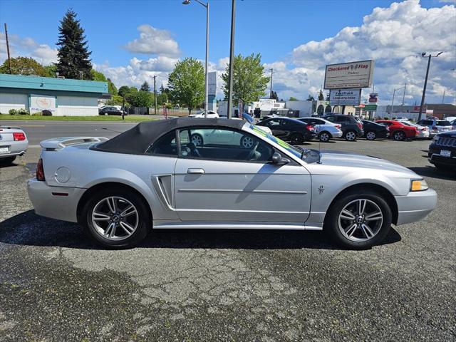 2003 Ford Mustang Deluxe