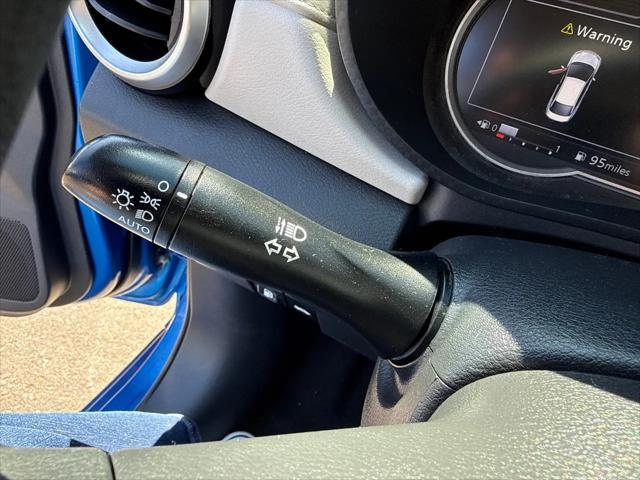 2021 Nissan Versa SV Xtronic CVT