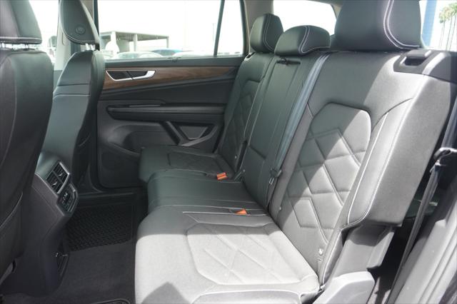 2026 Volkswagen Atlas SE with Technology
