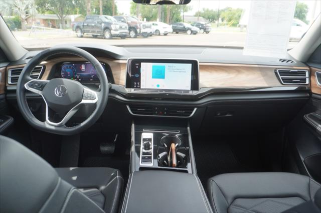 2026 Volkswagen Atlas SE with Technology