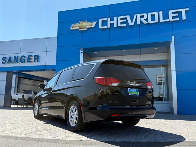 2023 Chrysler Voyager LX