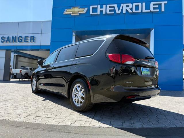 2023 Chrysler Voyager LX