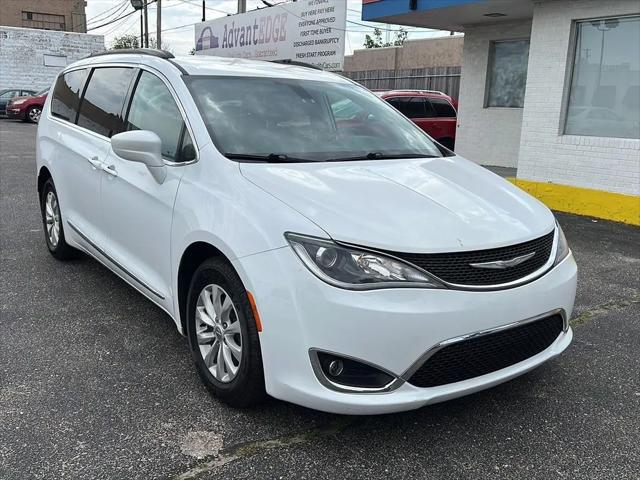 2017 Chrysler Pacifica Touring-L for sale in Wichita, KS
