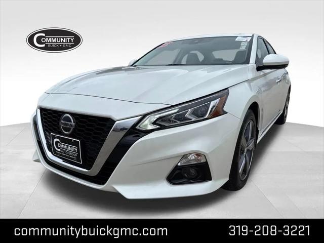 2022 Nissan Altima SL FWD for sale in Waterloo, IA