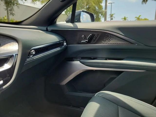2024 Cadillac iQ Sport w/1SK