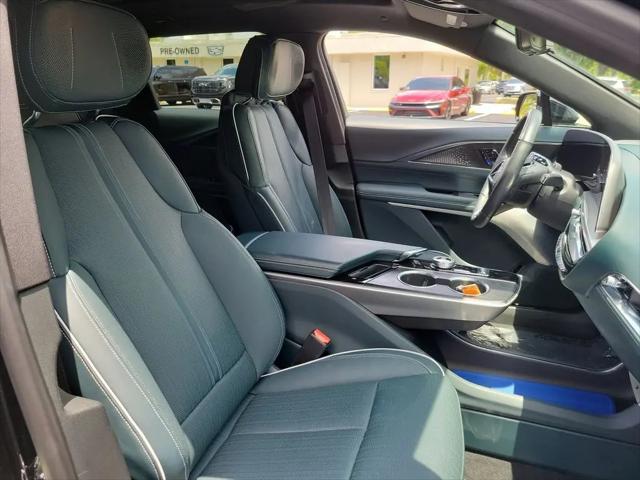 2024 Cadillac iQ Sport w/1SK