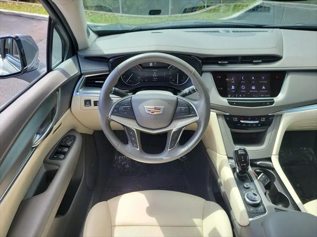 2023 Cadillac XT5 FWD Premium Luxury