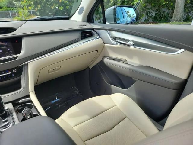 2023 Cadillac XT5 FWD Premium Luxury