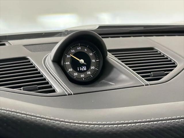2023 Porsche 911 GT3 w/Touring Package