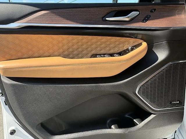 2023 Jeep Grand Cherokee L Summit 4x4