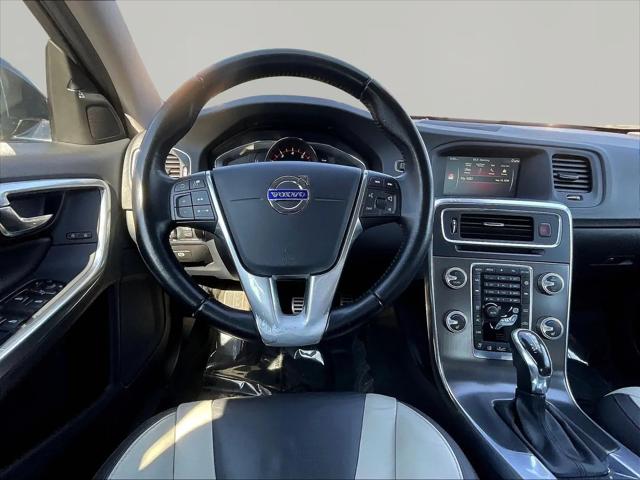 2016 Volvo S60 Cross Country T5 Platinum