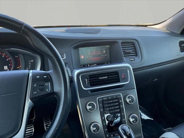 2016 Volvo S60 Cross Country T5 Platinum