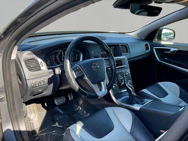 2016 Volvo S60 Cross Country T5 Platinum