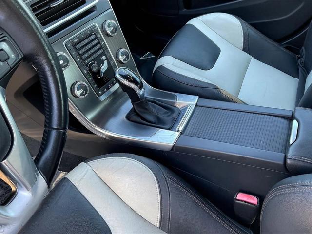 2016 Volvo S60 Cross Country T5 Platinum