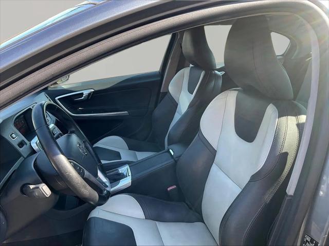 2016 Volvo S60 Cross Country T5 Platinum