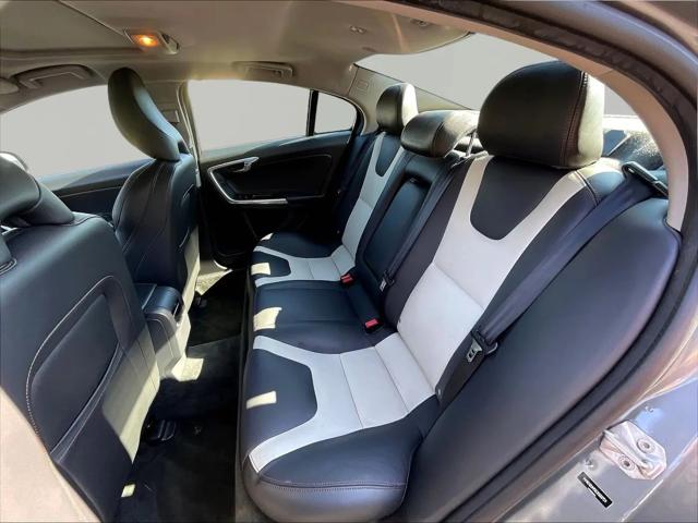 2016 Volvo S60 Cross Country T5 Platinum