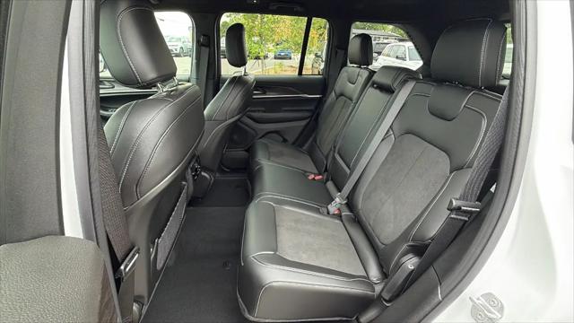 2026 Jeep Grand Cherokee Altitude 4x4