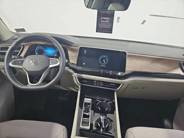 2026 Volkswagen Atlas SE with Technology