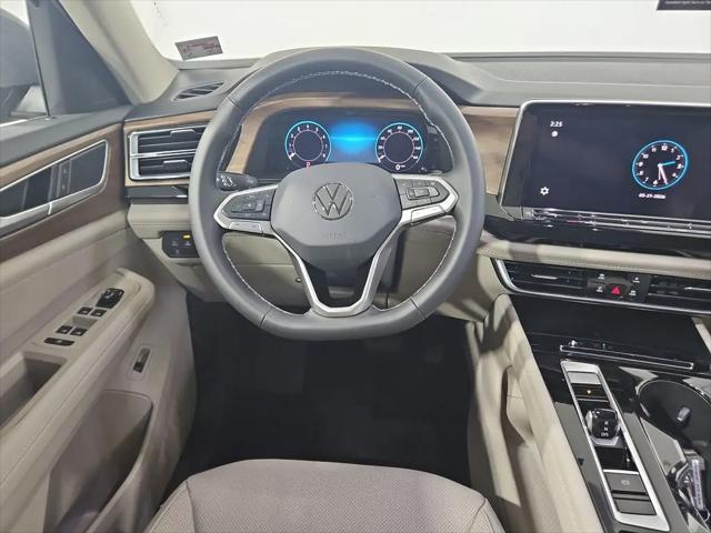 2026 Volkswagen Atlas SE with Technology