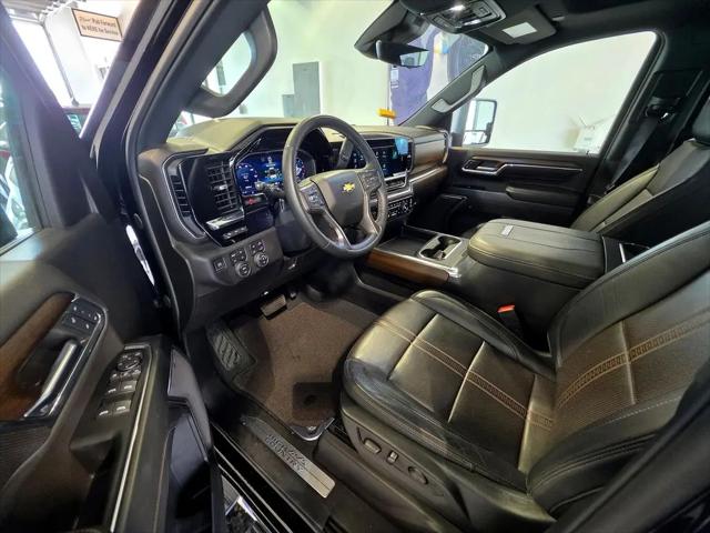 2024 Chevrolet Silverado 2500HD 4WD Crew Cab Standard Bed High Country