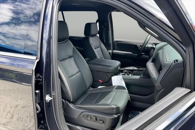 2025 Chevrolet Suburban 2WD Premier