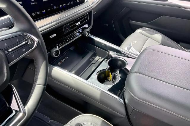 2025 Chevrolet Suburban 2WD Premier