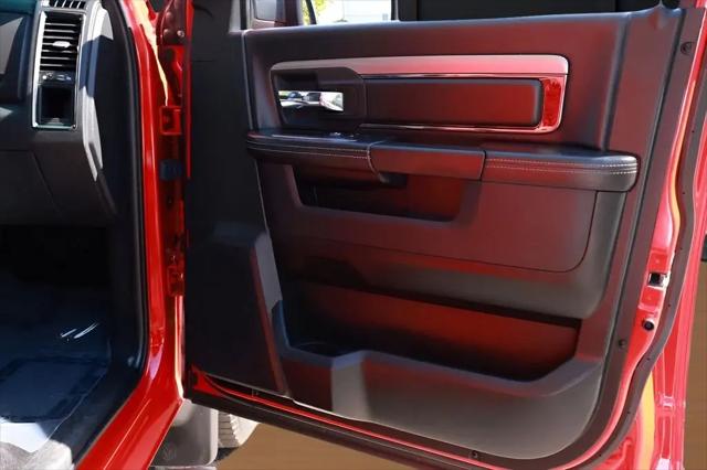 2017 Ram 1500 Night Crew Cab 4x4 5'7" Box