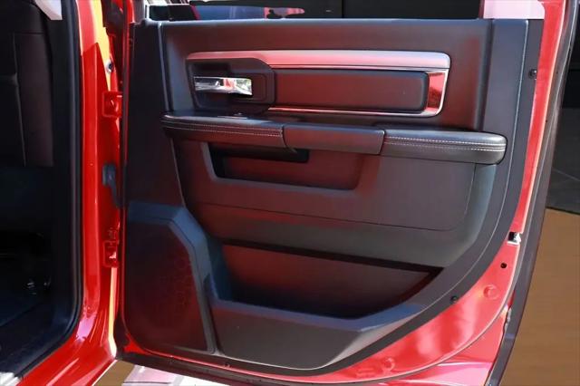 2017 Ram 1500 Night Crew Cab 4x4 5'7" Box
