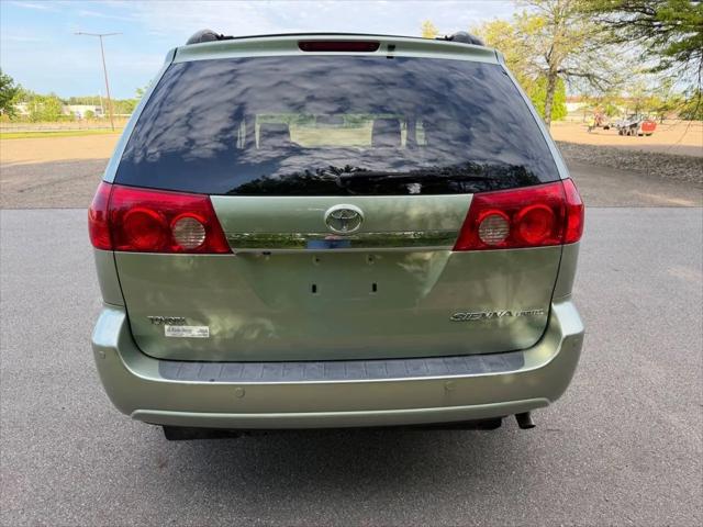 2010 Toyota Sienna XLE