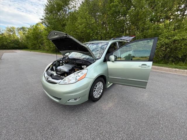 2010 Toyota Sienna XLE