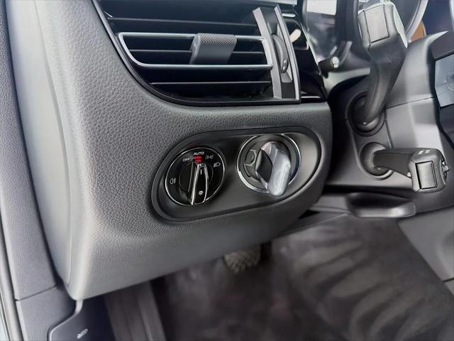 2023 Porsche Macan T