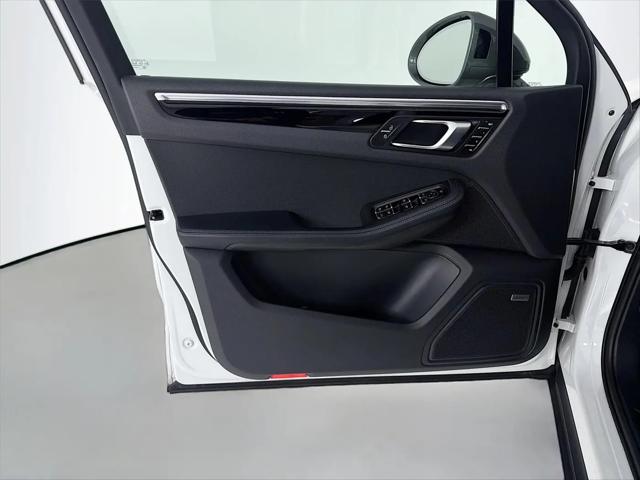 2023 Porsche Macan T