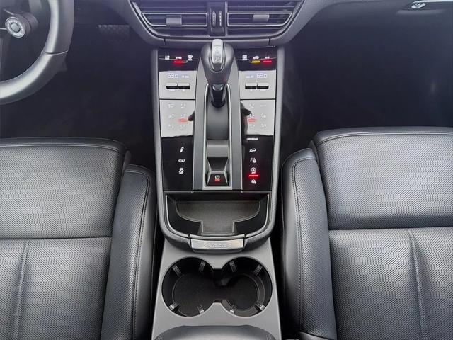 2023 Porsche Macan T