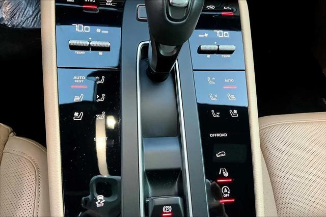 2023 Porsche Macan T