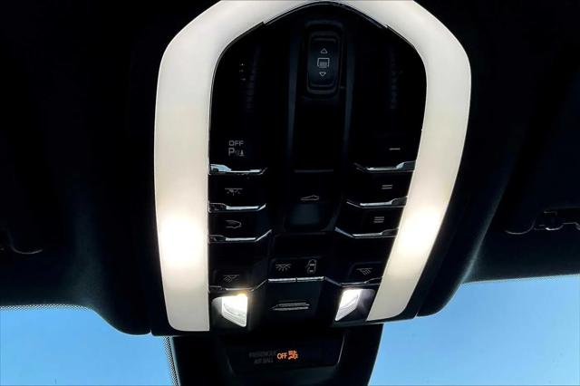 2023 Porsche Macan T